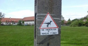 17 nevetséges figyelmeztetés, ami bizonyítja, hogy Magyarországon farkastörvények uralkodnak